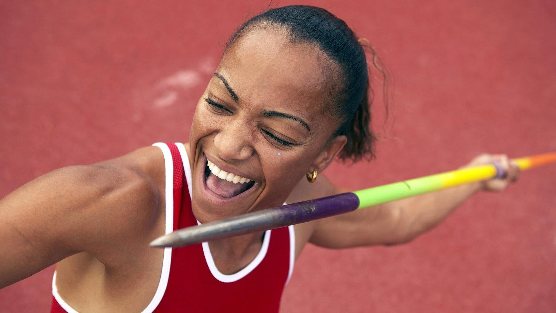 拳台之外的搏击，邹市明家庭节俭育儿观引热议，39.5元午餐背后的体育精神传承